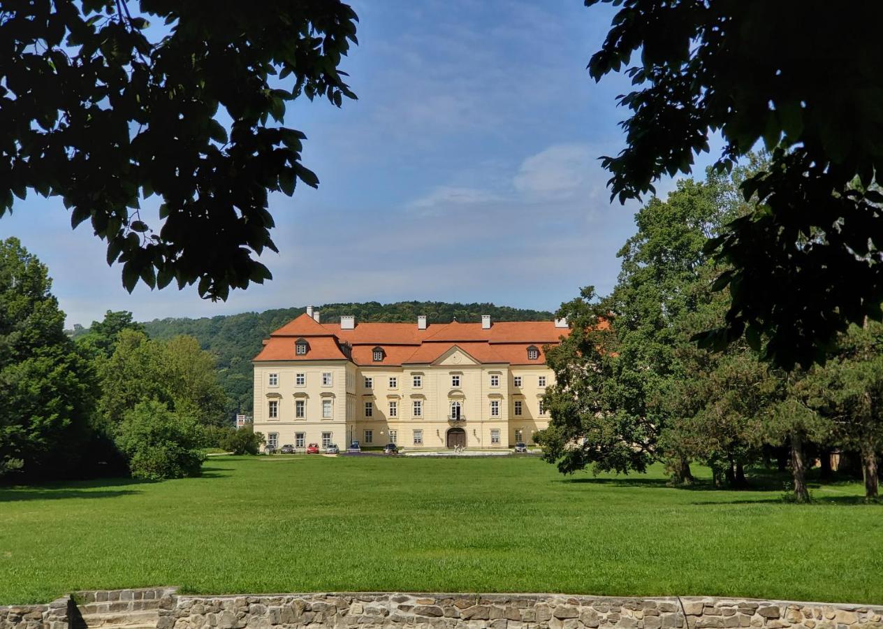 Zamek Napajedla Hotel Exterior photo